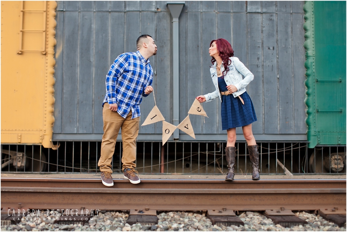 Train track Engagement Jazmin & Fernando » Cabrera Weddings