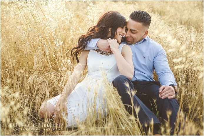 country_rustic_engagement_photos_cabrera_photography_0003