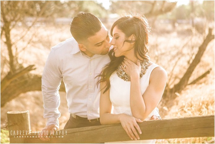 country_rustic_engagement_photos_cabrera_photography_0008